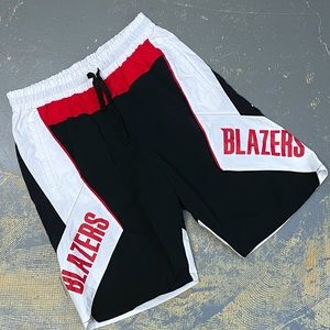 Portland Trailblazers Shorts Small Black White NBA Basketball Blazers UNK